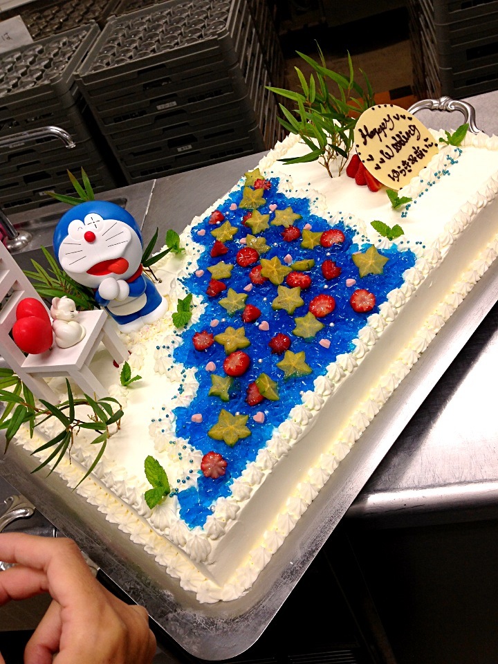 人生最高のケーキに！かわいいウェディングケーキデザイン40選の画像