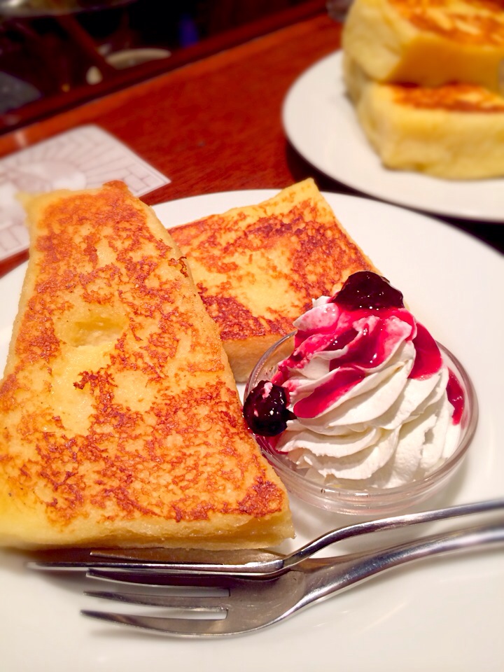 新宿「カフェ アリヤ」のフレンチトーストが食べたい！ふわもちでとろける〜♡