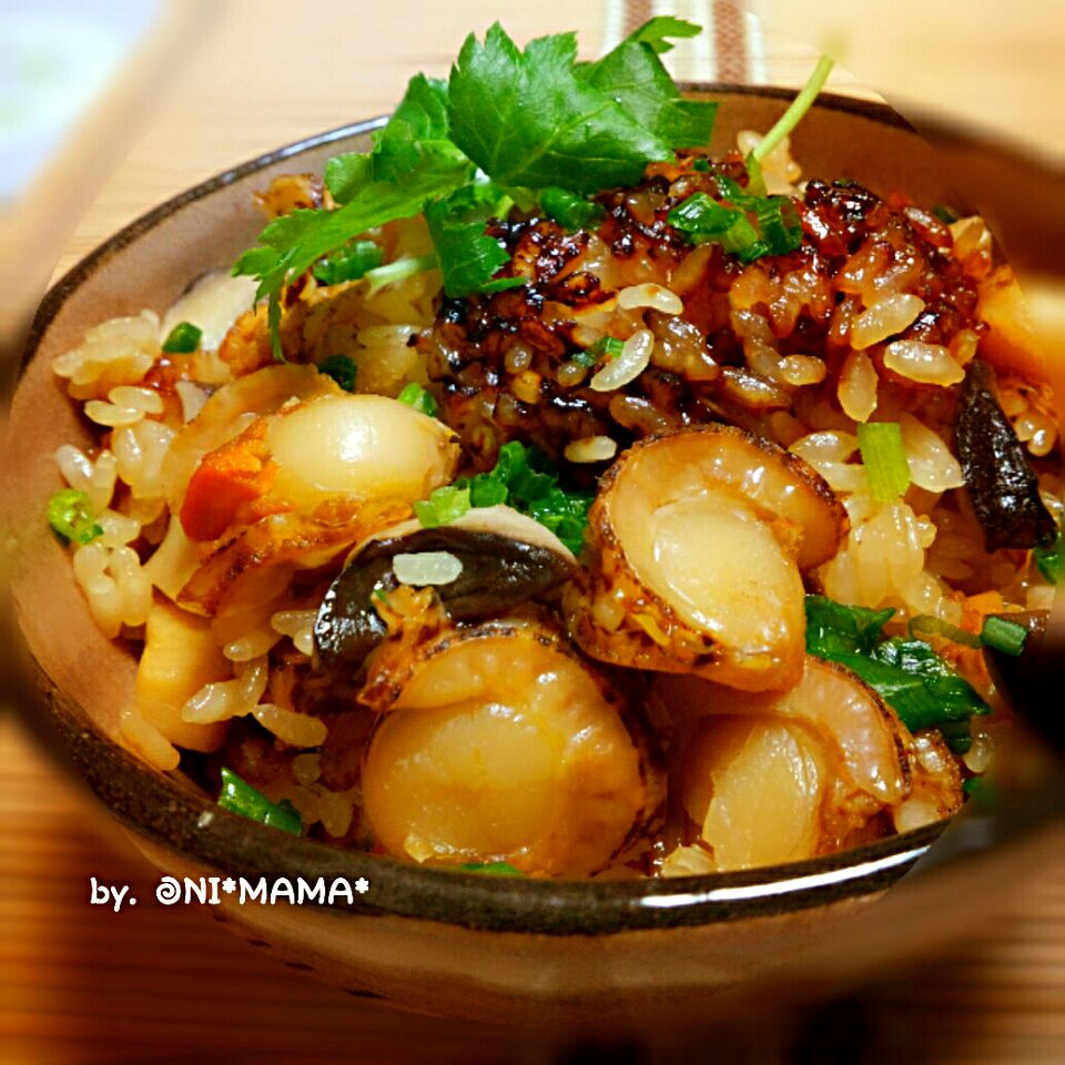海の幸をご飯にギュッ♪「ホタテの炊き込みご飯」の作り方 - macaroni