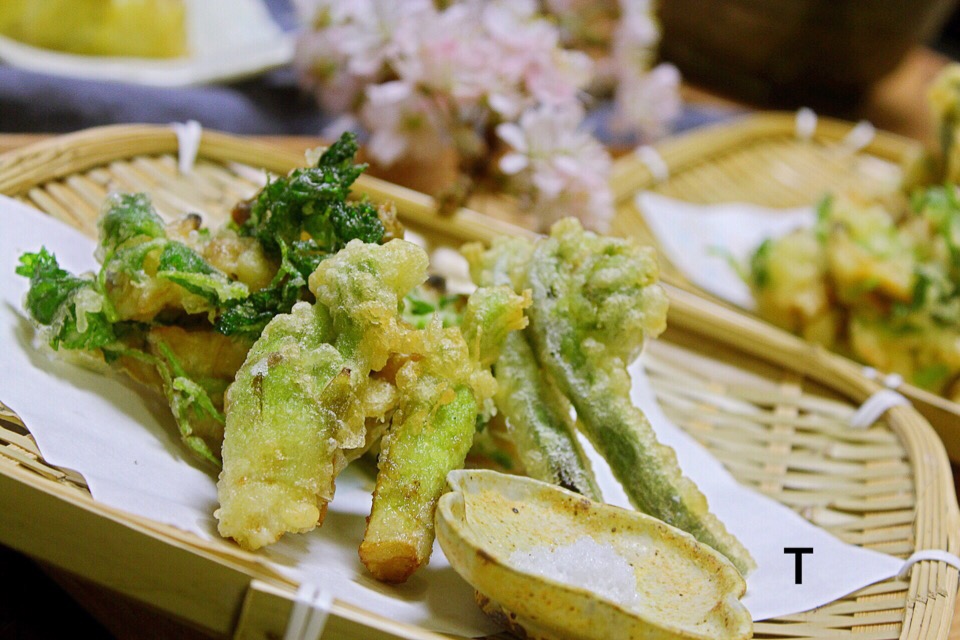くるりとかわいい 春の山菜 こごみ の天ぷらレシピ 2ページ目 Macaroni