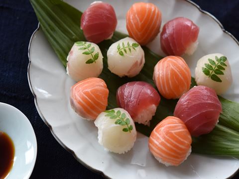 見た目も可愛い♡ひな祭りは「手まり寿司」で食卓を華やかに