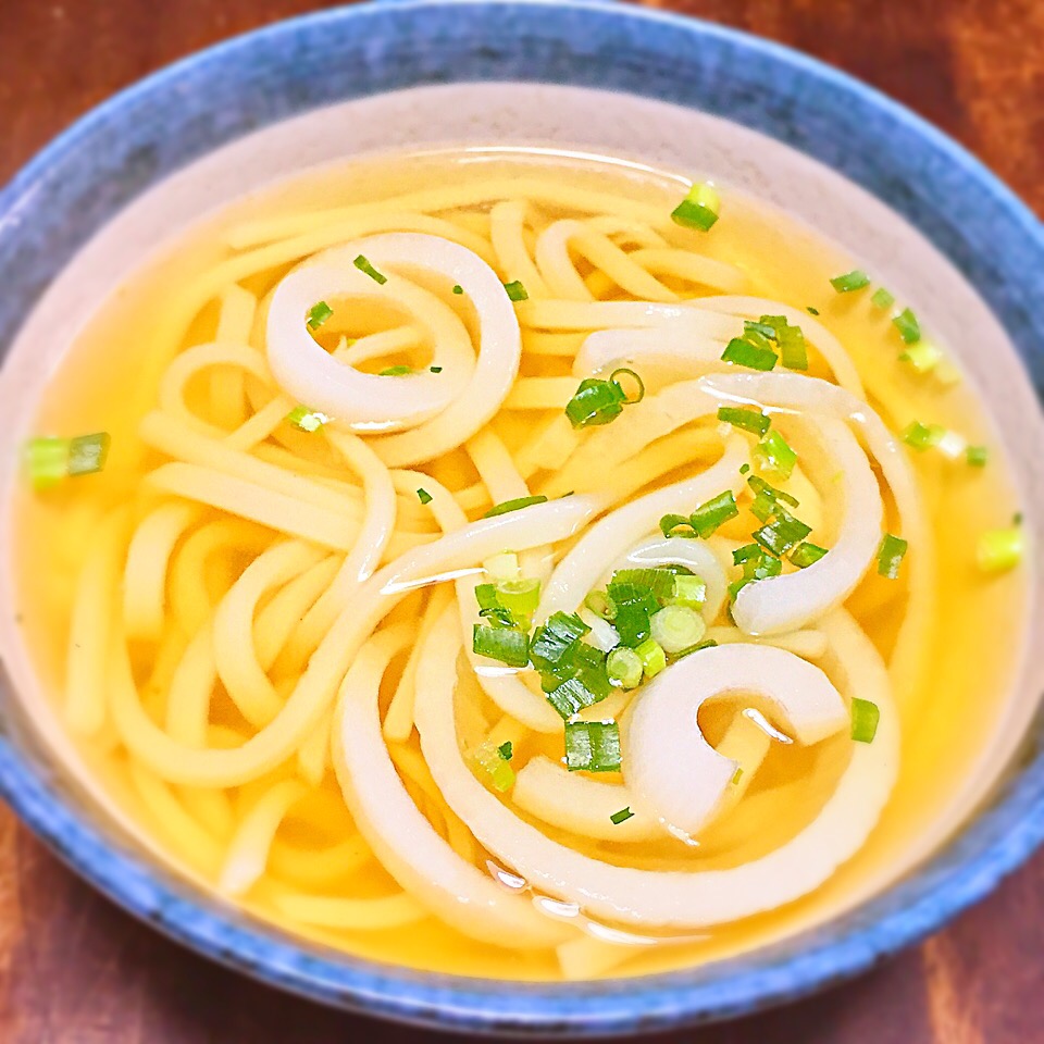 素うどん・かけうどんの違い徹底解説！チョイ足しレシピやカロリーも