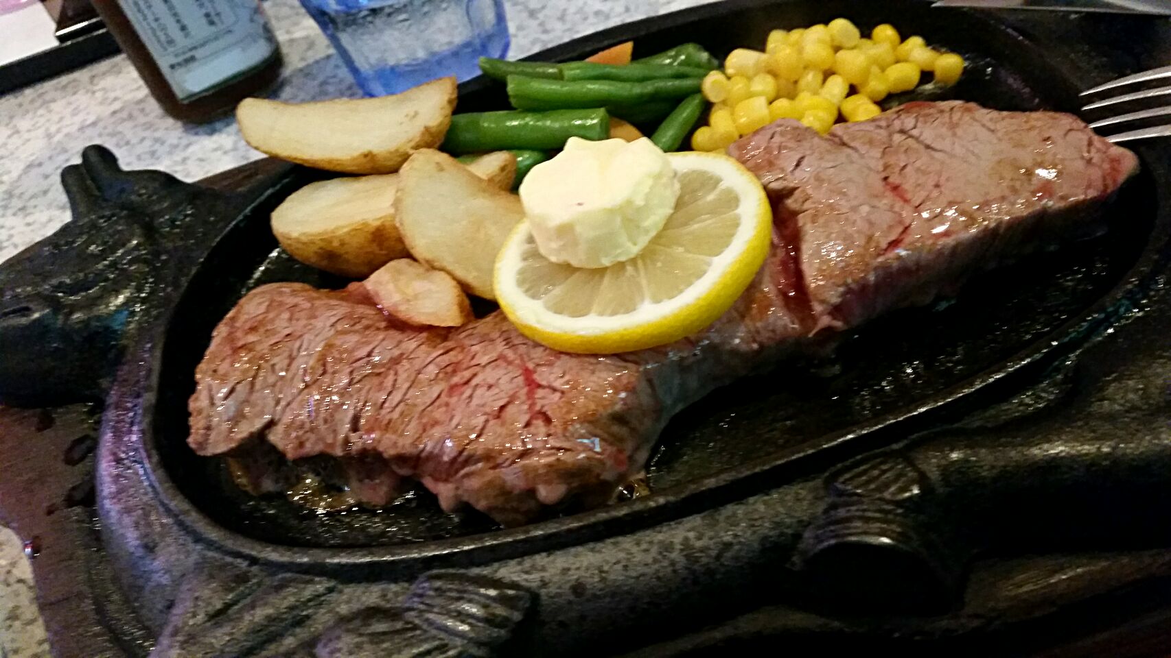 沖縄那覇「88」のステーキが美味しそう♡海で遊んだ後に食べたい絶品グルメ