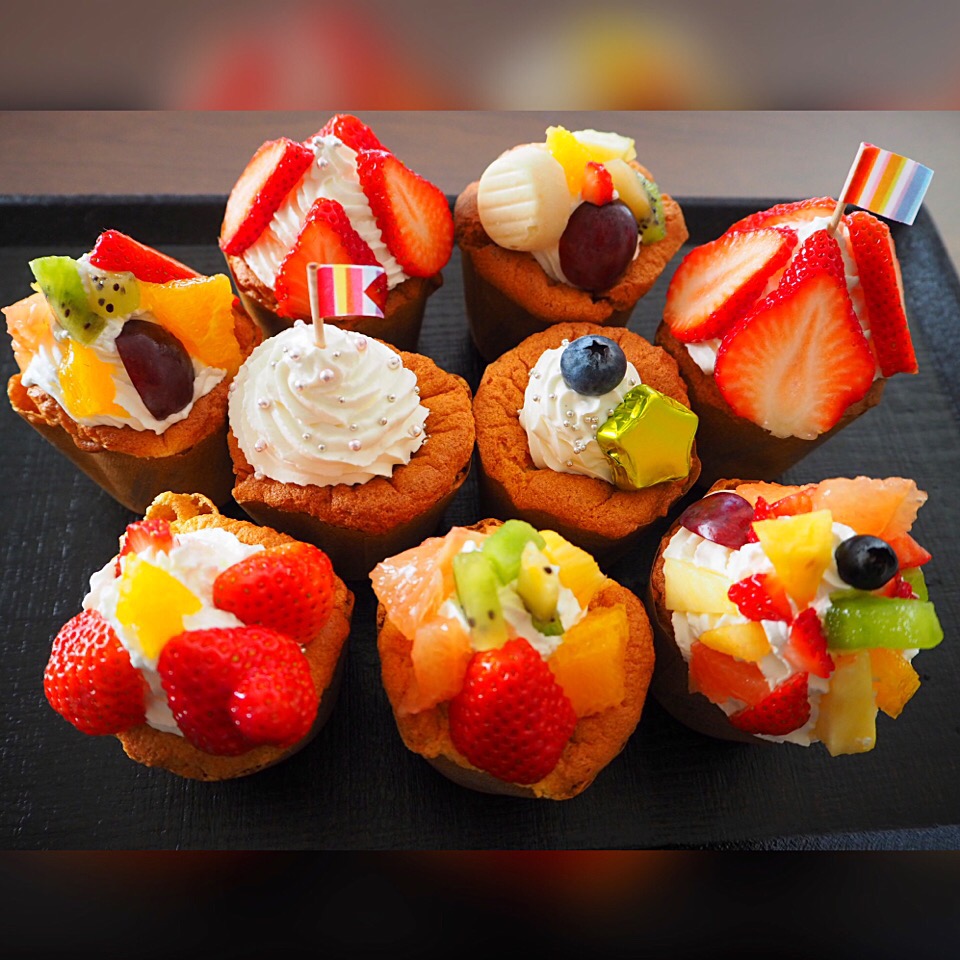 シフォンケーキのデコレーションアイデア21選 誕生日などのイベントに 2ページ目 Macaroni