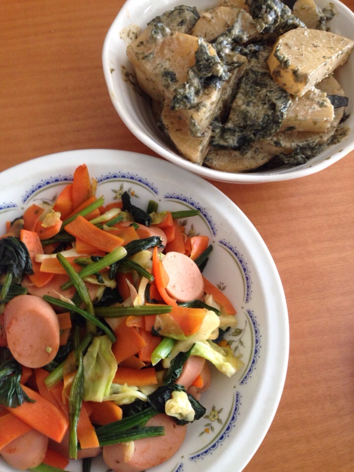 毎日つかえる！ほうれん草と魚肉ソーセージで作る料理、レシピセレクト