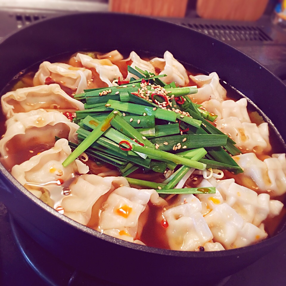 「餃子鍋」の人気レシピ7選！おすすめの食材＆しめも macaroni