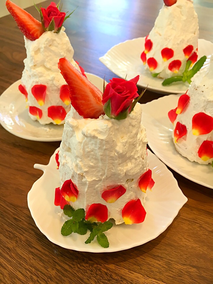 シフォンケーキのデコレーションアイデア21選 誕生日などのイベントに Macaroni