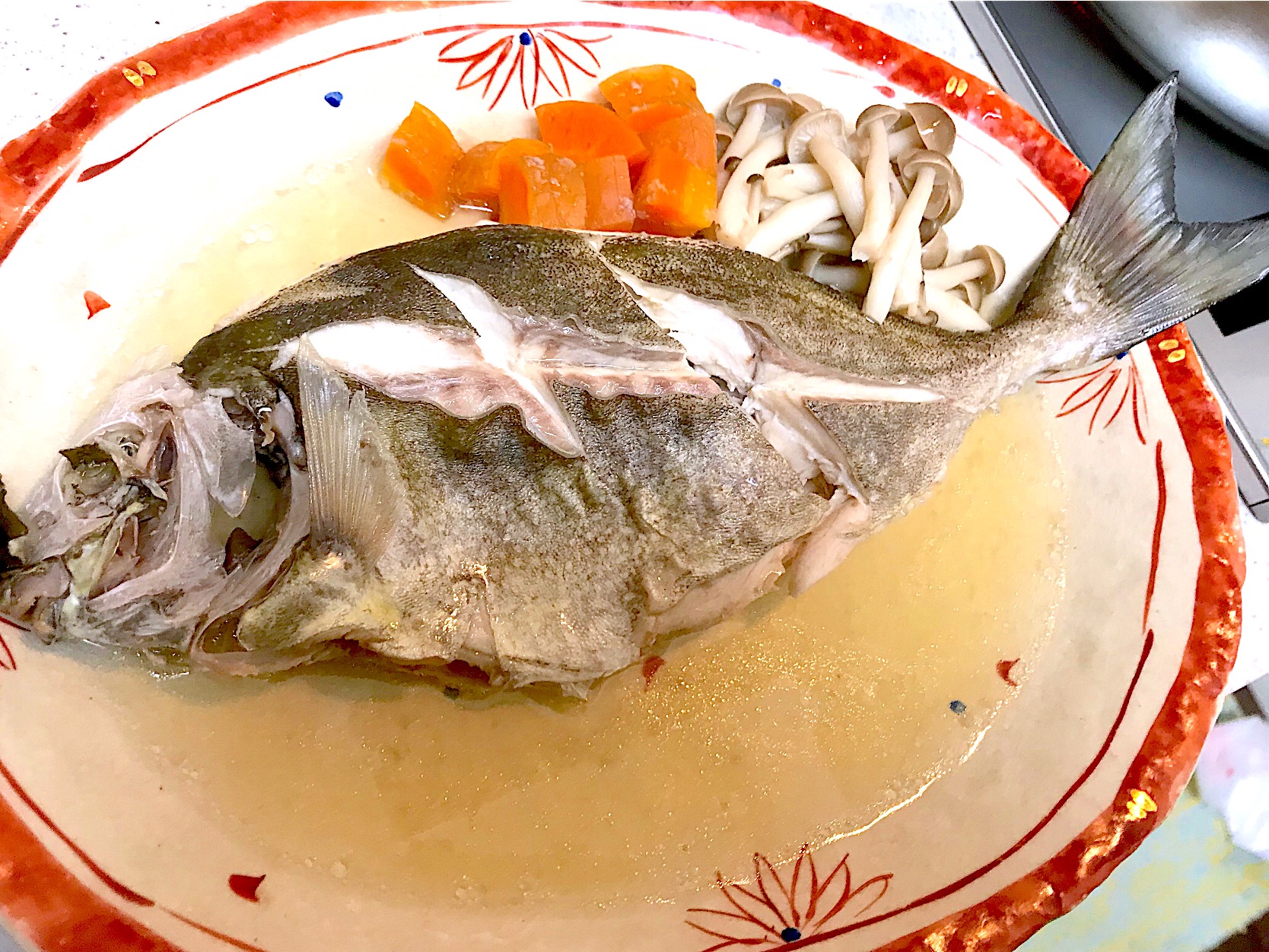 アイゴ とは トゲに毒を持つ魚ながら瀬戸内地域では高級魚 Macaroni
