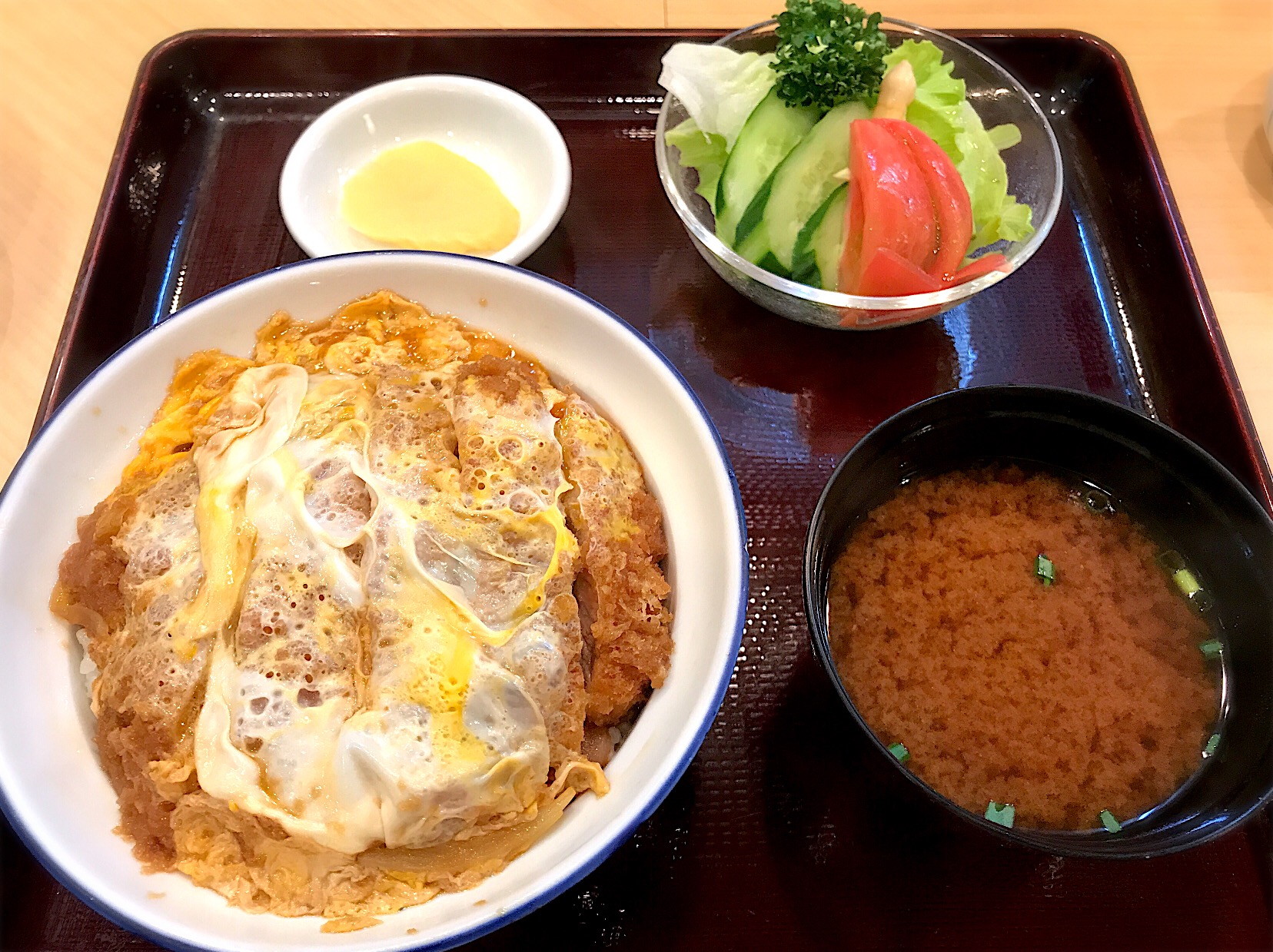 スタミナ抜群 東京都内でおいしい カツ丼 が食べられる名店6選 Macaroni