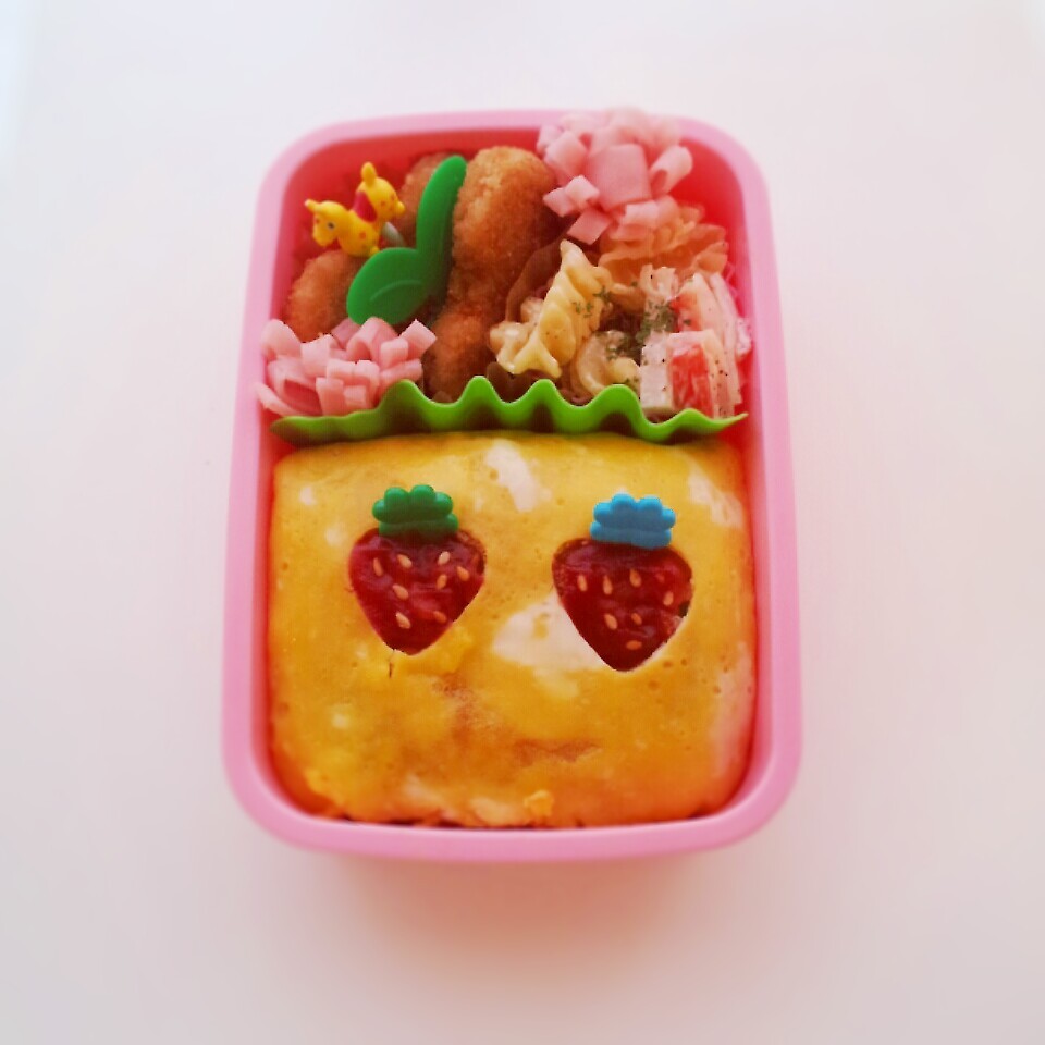 ケチャップで簡単アート いちごオムライス で春のときめき弁当 Macaroni