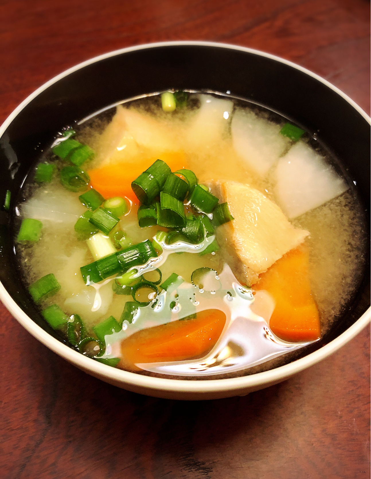 北海道の郷土料理「三平汁」とは？由来や歴史、作り方も紹介