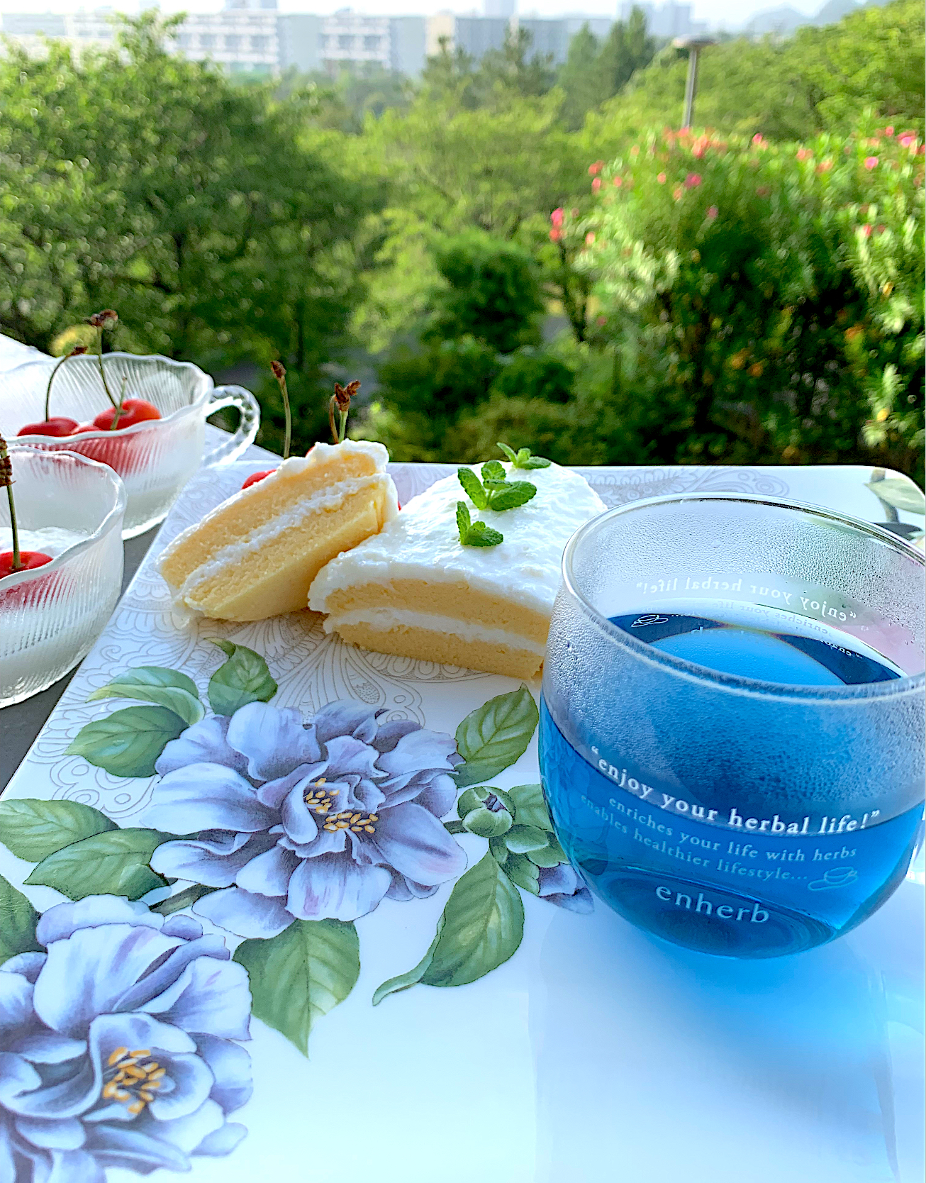 幻想的な青いお茶「バタフライピー」とは？おいしく淹れるコツや色が変化する理由も