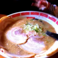 Snapdishの料理写真:とんこつラーメン|ゆうりさん