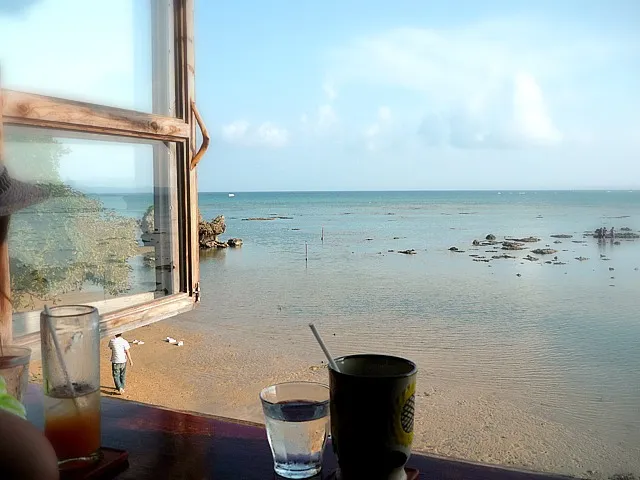 沖縄 海辺のカフェ|るんとさん