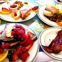 Snapdishの料理写真:French Toast Sampler, Monte Cristo|kbyeanさん