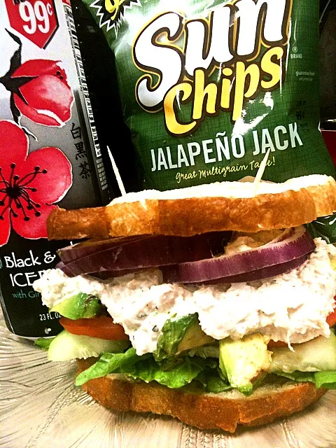 Snapdishの料理写真:Tuna Salad with Fresh Veggies on Toasted Sourdough Bread with Jalapeno Jack Sunchips and Arizona Black and White Iced Tea|Monina Baronganさん