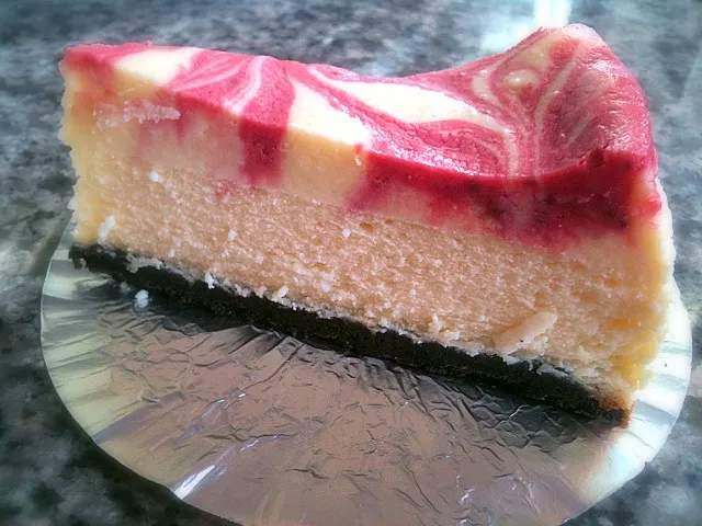 strawberry swirl cheesecake by#rabbitmafia|Phatnaree T.さん