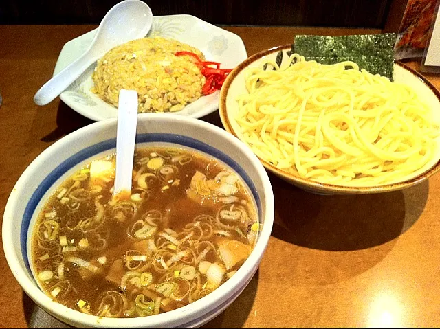 Snapdishの料理写真:つけ麺 チャーハン|vivanonoさん