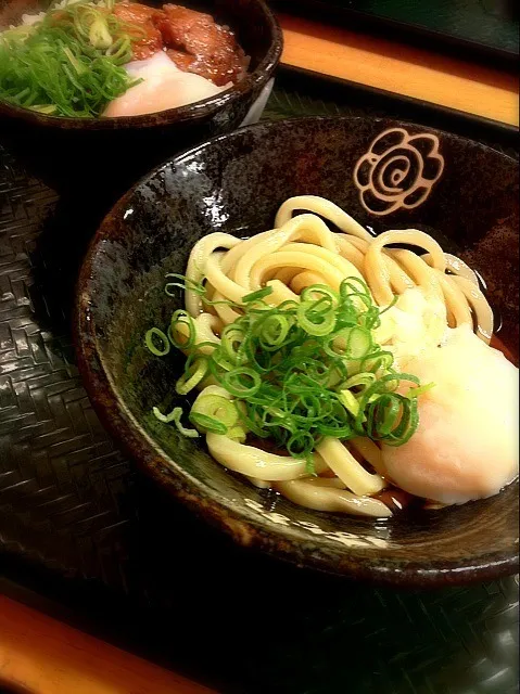 温玉ぶっかけ冷たいの with温玉鶏丼。まさかのW温玉。|hirotomoさん