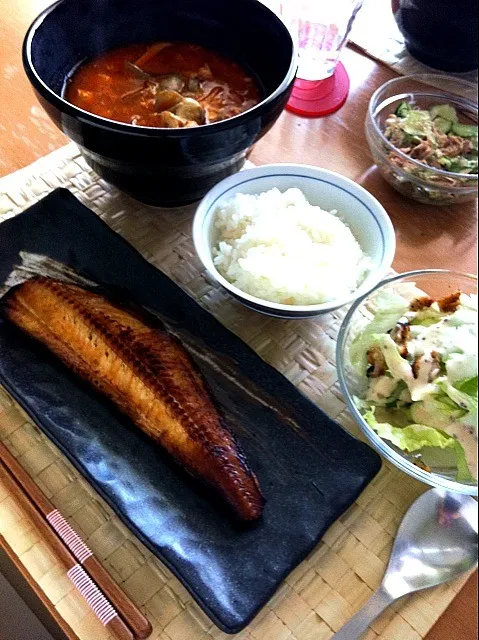 我が家のランチ（ホッケ、スンドゥブ、サラダ）|トモさん