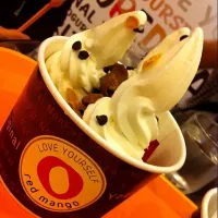 ice-cream yoghurt|Supannee Sringoenyuangさん