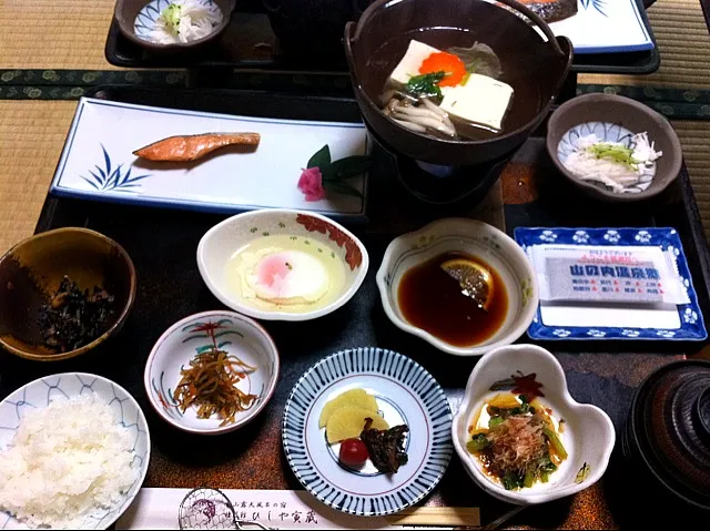 旅館の朝食|りこさん