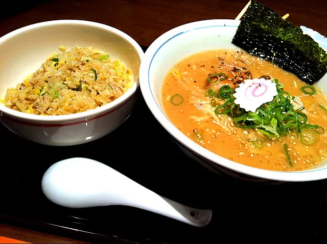 豚骨醤油、チャーハン|しほさん