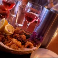 calamari and White Zinfandel rose wine|Alyssa Sittiwongさん