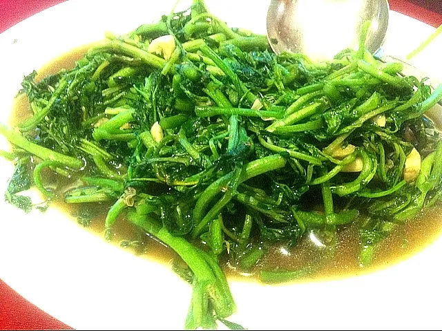 water veggie fried with oystersauce|thanyathorn thammaさん