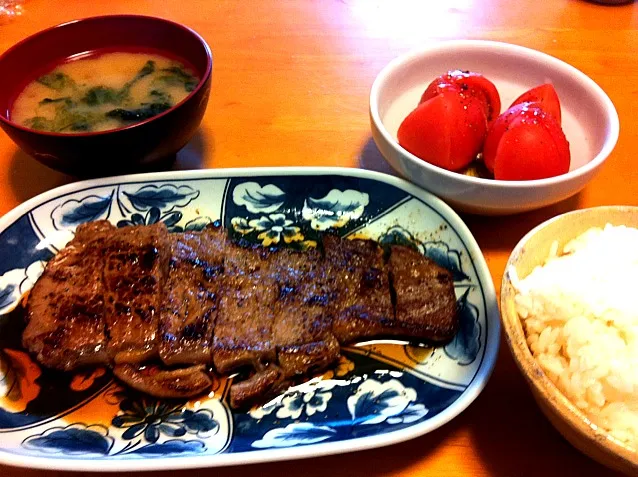 ステーキ イタリアン風トマト あおさノリの味噌汁|ゆうきちさん