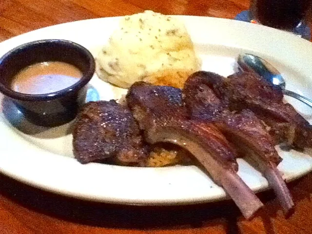 lamb chop w mashed patatoes and rice pilef|myleneさん