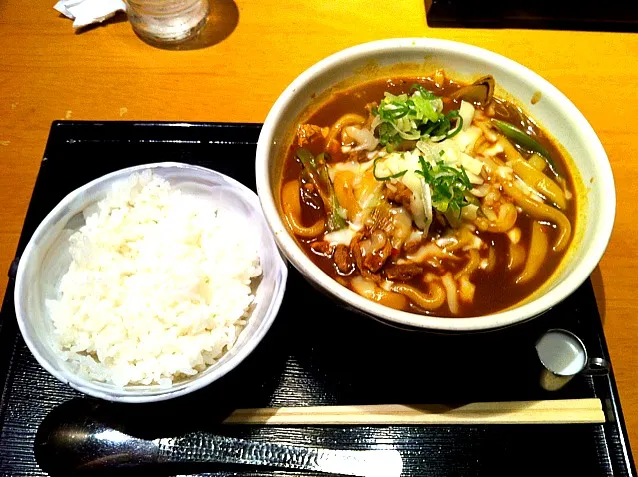 黒カレーうどん|さとうみほさん