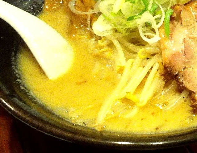 Snapdishの料理写真:北海道ラーメン|Nemoto Marinaさん