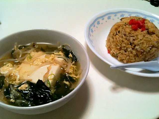 Snapdishの料理写真:炒飯＊豆腐とワカメのたまごスープ|田村さん