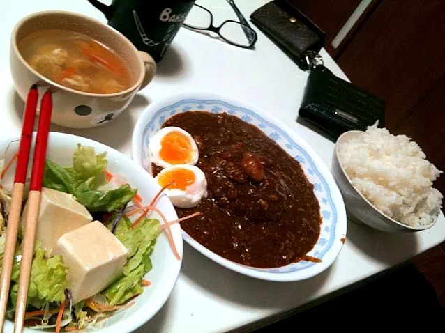 煮込みハンバーグ＊コンソメスープ＊豆腐サラダ|田村さん