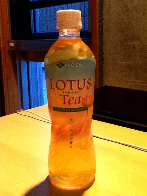 Bottled lotus tea. Taste reminds me of the Vietnamese tea.|Funky Chefさん