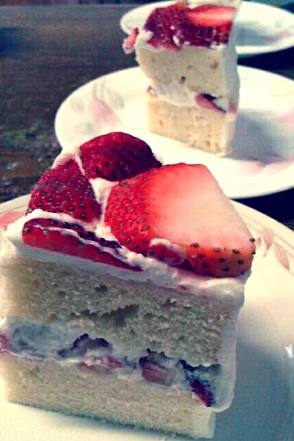 slices of strawberry shortcake i baked :3|myleneさん