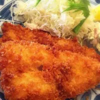 昨日の昼食。漣の海老フライ。ぷりっぷりです！|宮本量太さん