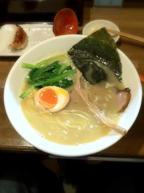 Snapdishの料理写真:麺屋 なごみ  ［ 塩白湯麺  ¥750 ］|らーめんさん