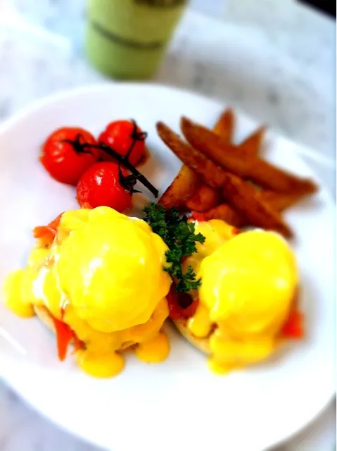 smoked salmon egg benedict|kwangさん