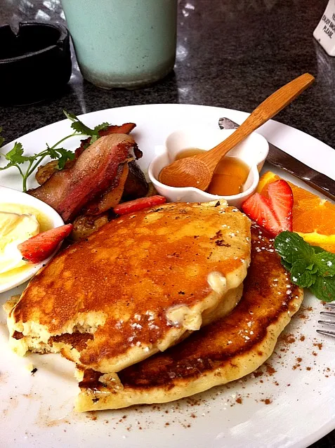 Snapdishの料理写真:pancakes at kimono wine and grill|lauren shannonさん