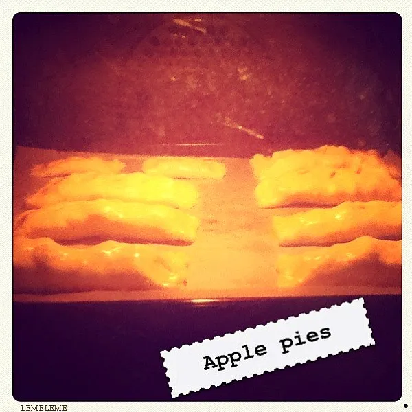 apple pies in the oven:3|myleneさん