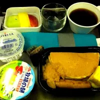 ハワイアン航空の機内食(朝食)|DJ.ryoheiさん