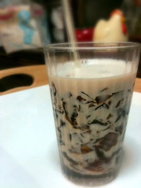 コーヒーゼリーと牛乳でドロリッチごっこなう(^^;;|かーちゃんさん