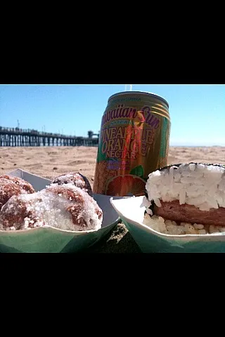 malasadas, spam musubi and orange pineapple drink|Monina Baronganさん