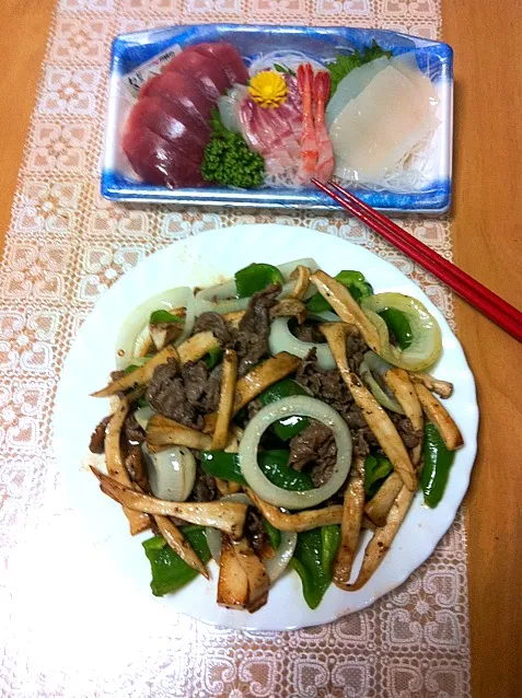 beef wid mushroom and sashimi for dinner|jennifer yoshidaさん