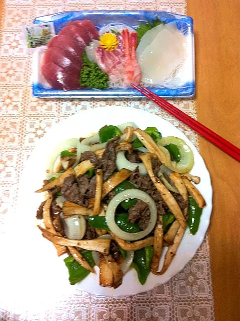 beef wid mushroom & sashimi..|jennifer yoshidaさん