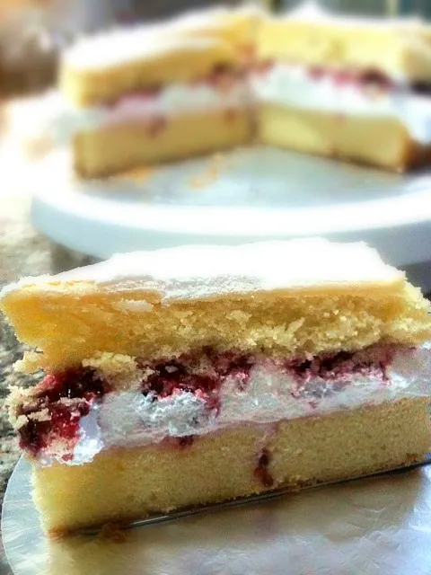 victoria sponge cake by#rabbitmafia|Phatnaree T.さん