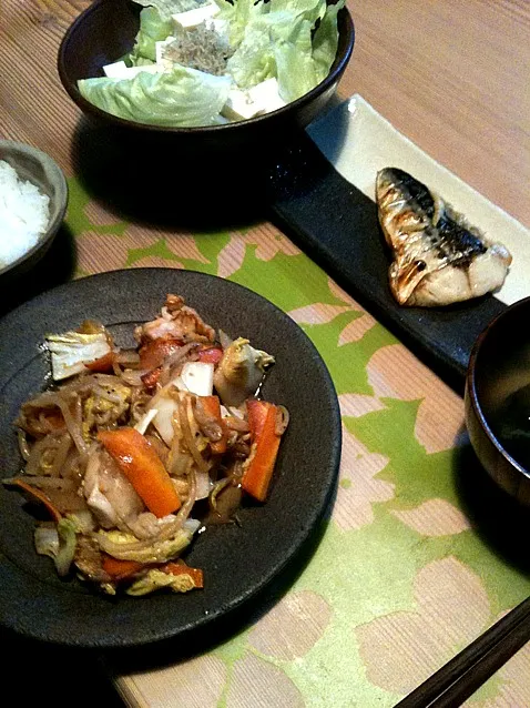 鯖の塩焼きと白菜と鳥の味噌ゴマ炒め|reinaさん