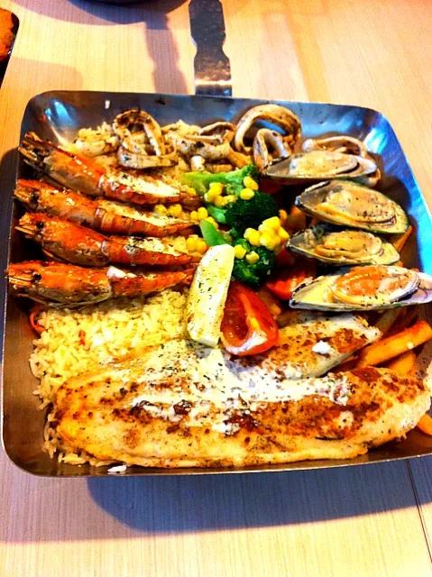 bake seafood with bake rice|Piyanuchさん